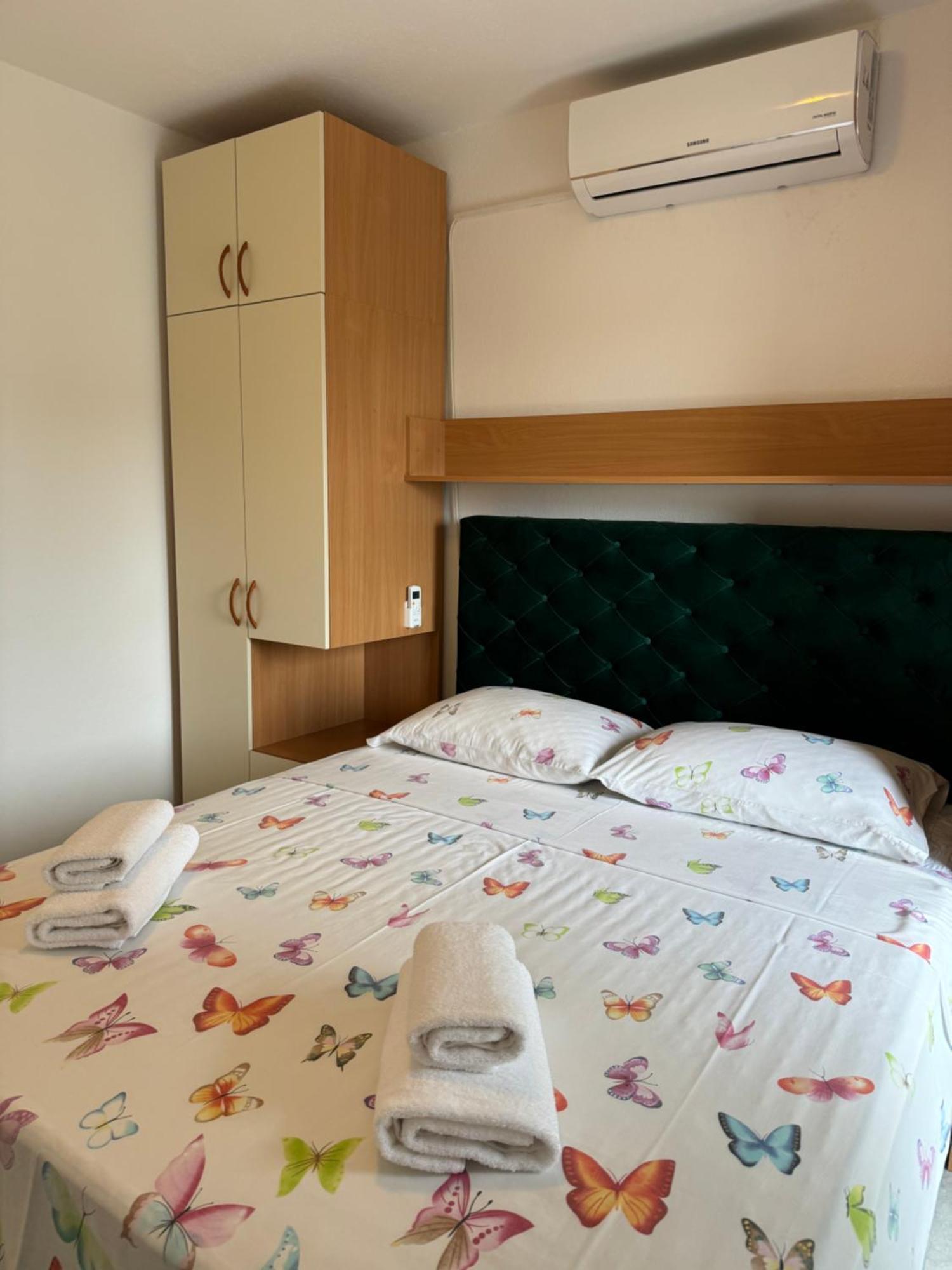 House 100M From The Beach With Free Parking And Breakfast 바스카보다 외부 사진