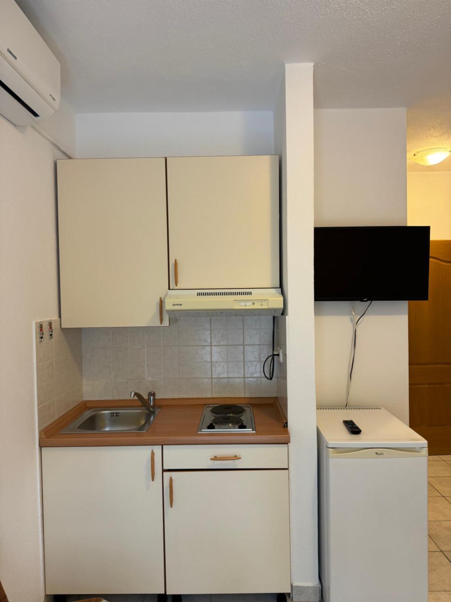 House 100M From The Beach With Free Parking And Breakfast 바스카보다 외부 사진