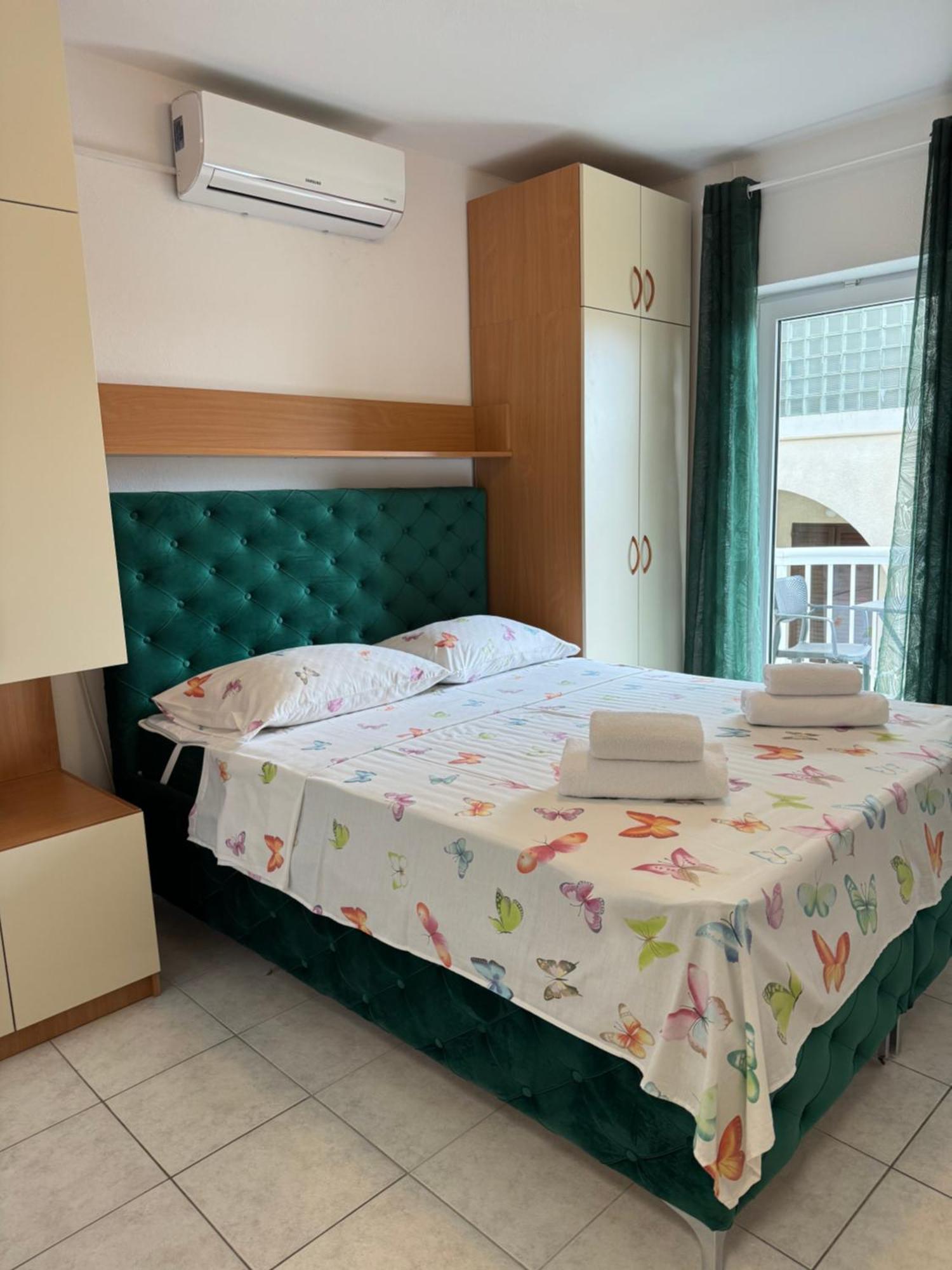 House 100M From The Beach With Free Parking And Breakfast 바스카보다 외부 사진