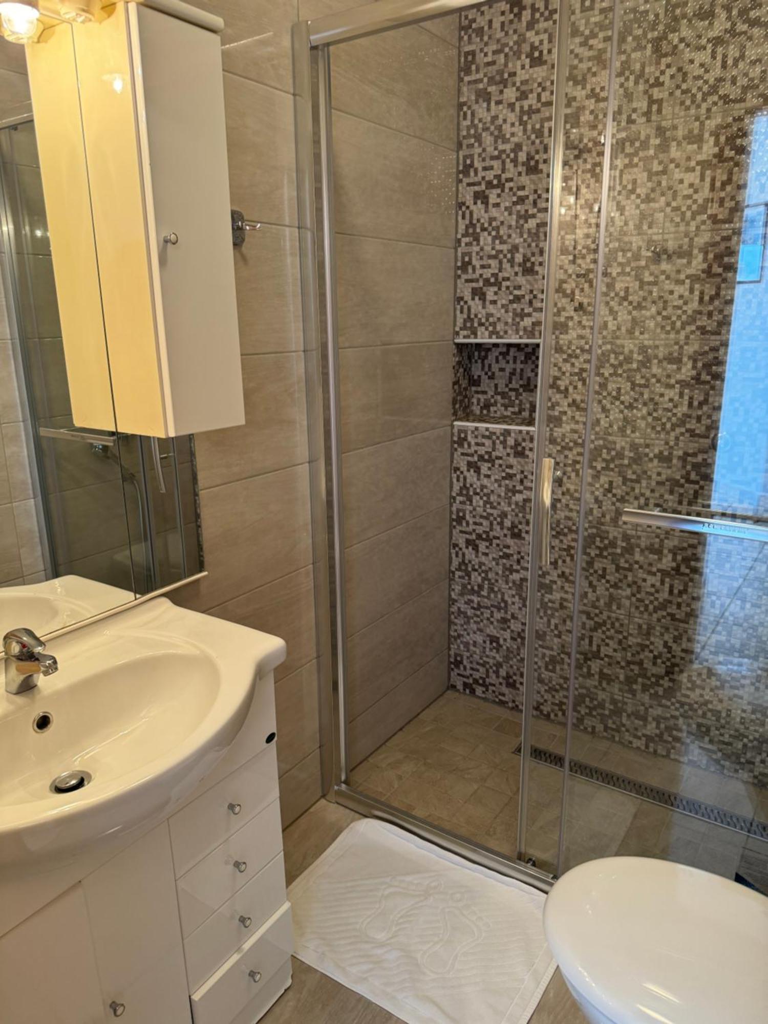House 100M From The Beach With Free Parking And Breakfast 바스카보다 외부 사진